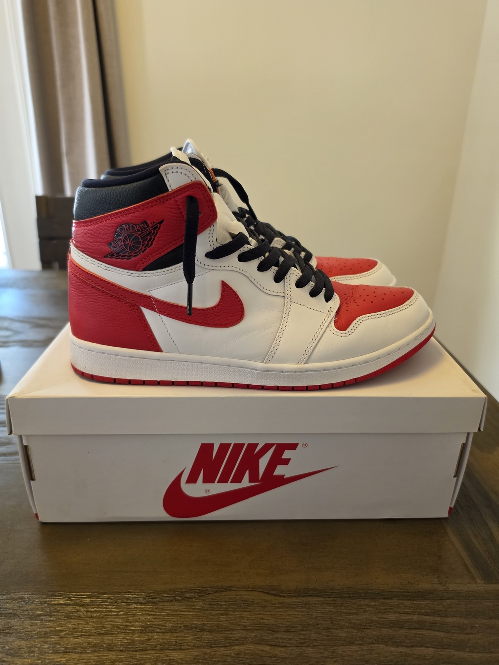Nike Air Jordan 1 Retro High OG - White/Red/Black